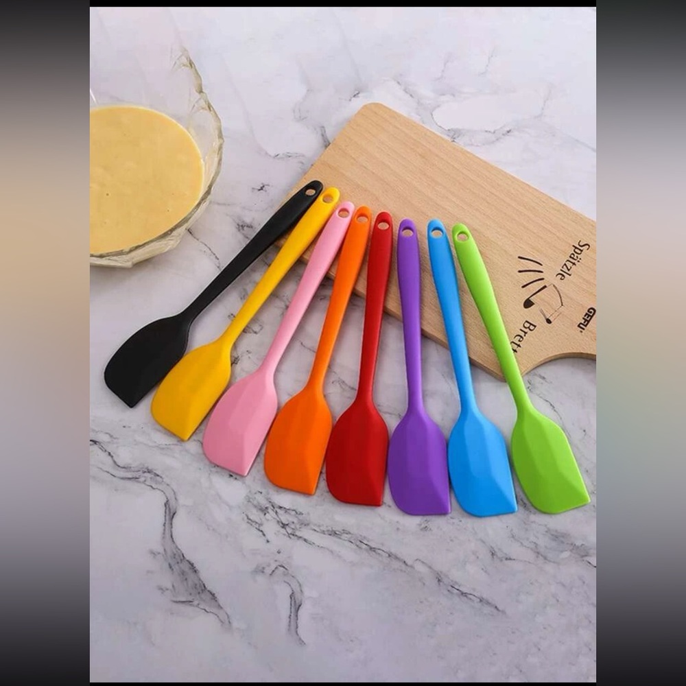 🆕1pc Random Kitchen Baking Tool, Silicone Spatula, Cream Spatula - red